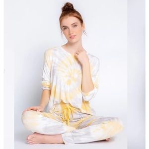 Pj Salvage Tie Dye Long Sleeve Shirt and Pants Pajamas Set M NWT